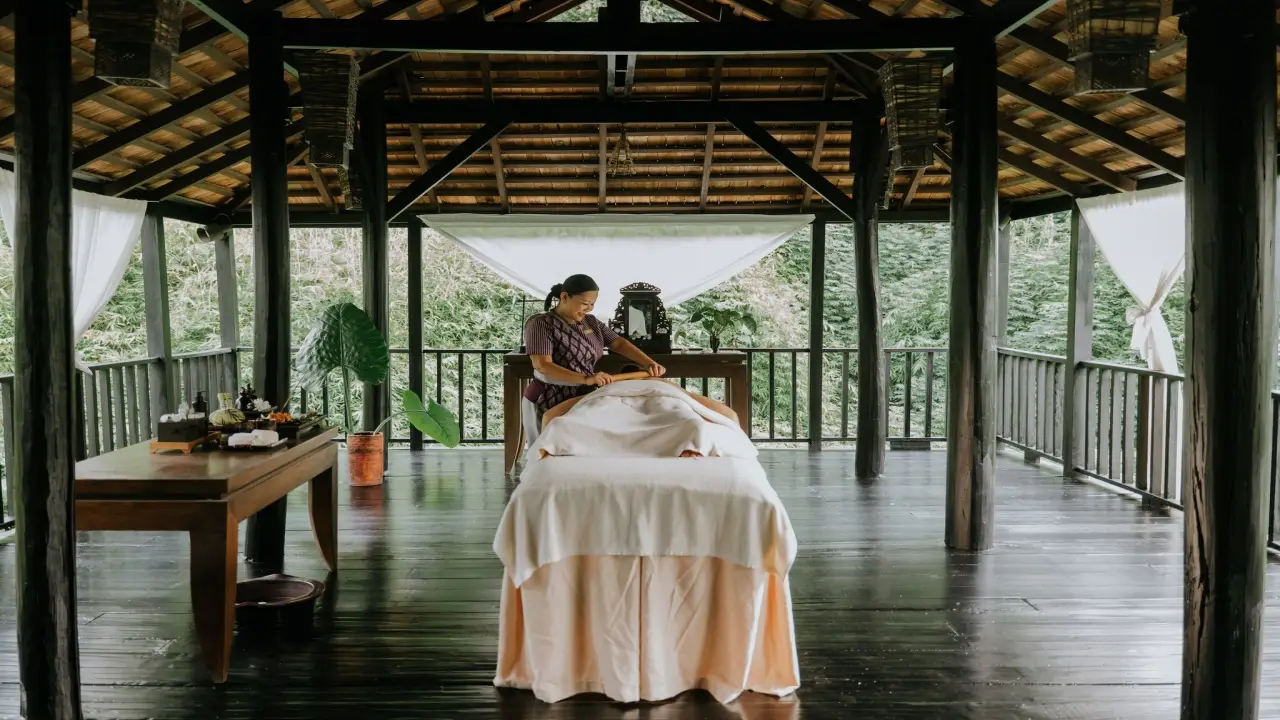 anantara_spa_wooden_equipment_02