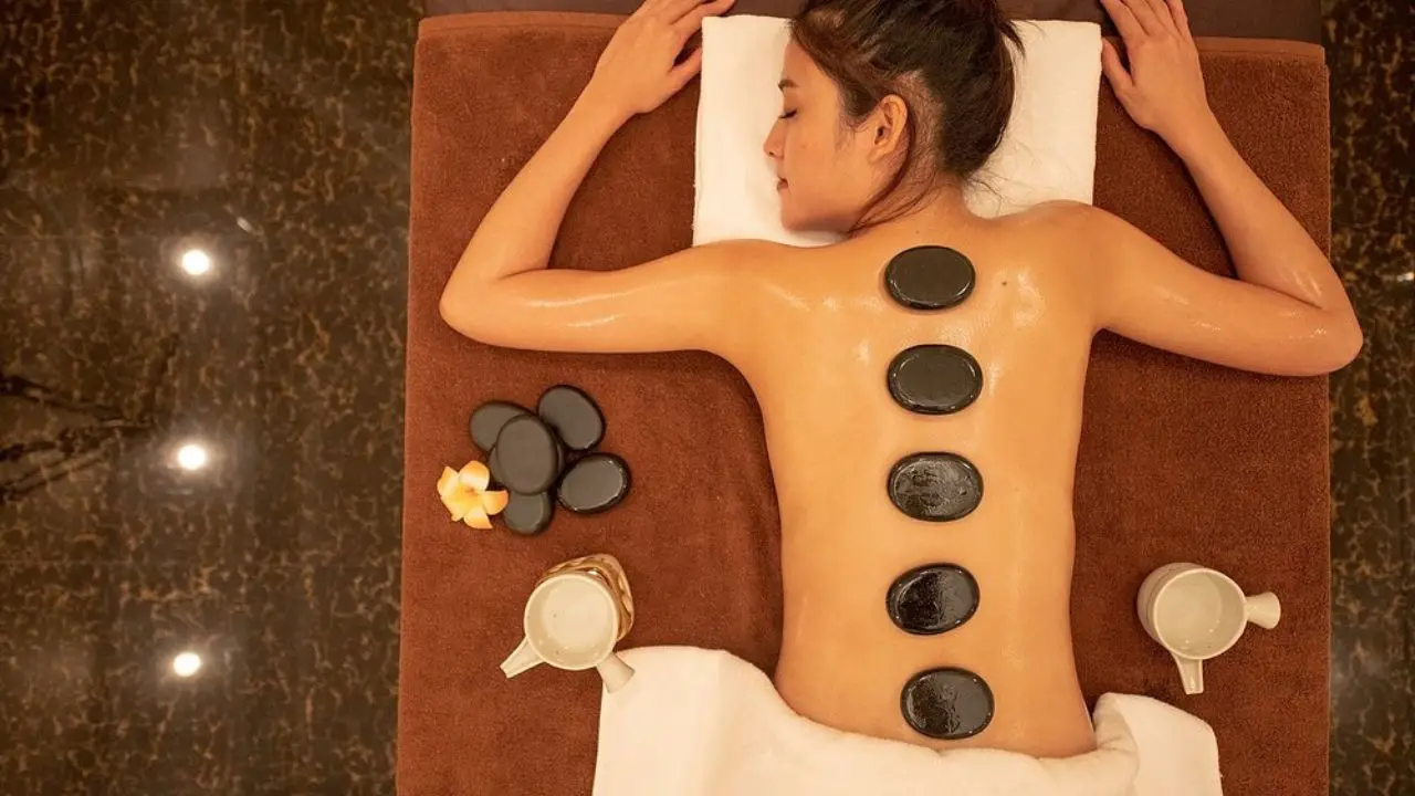 natural_thai_spa_stone_massage